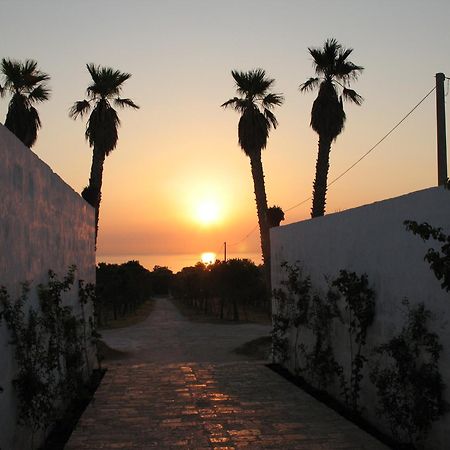 Hotel Masseria Fortificata Donnaloia Монополі Екстер'єр фото