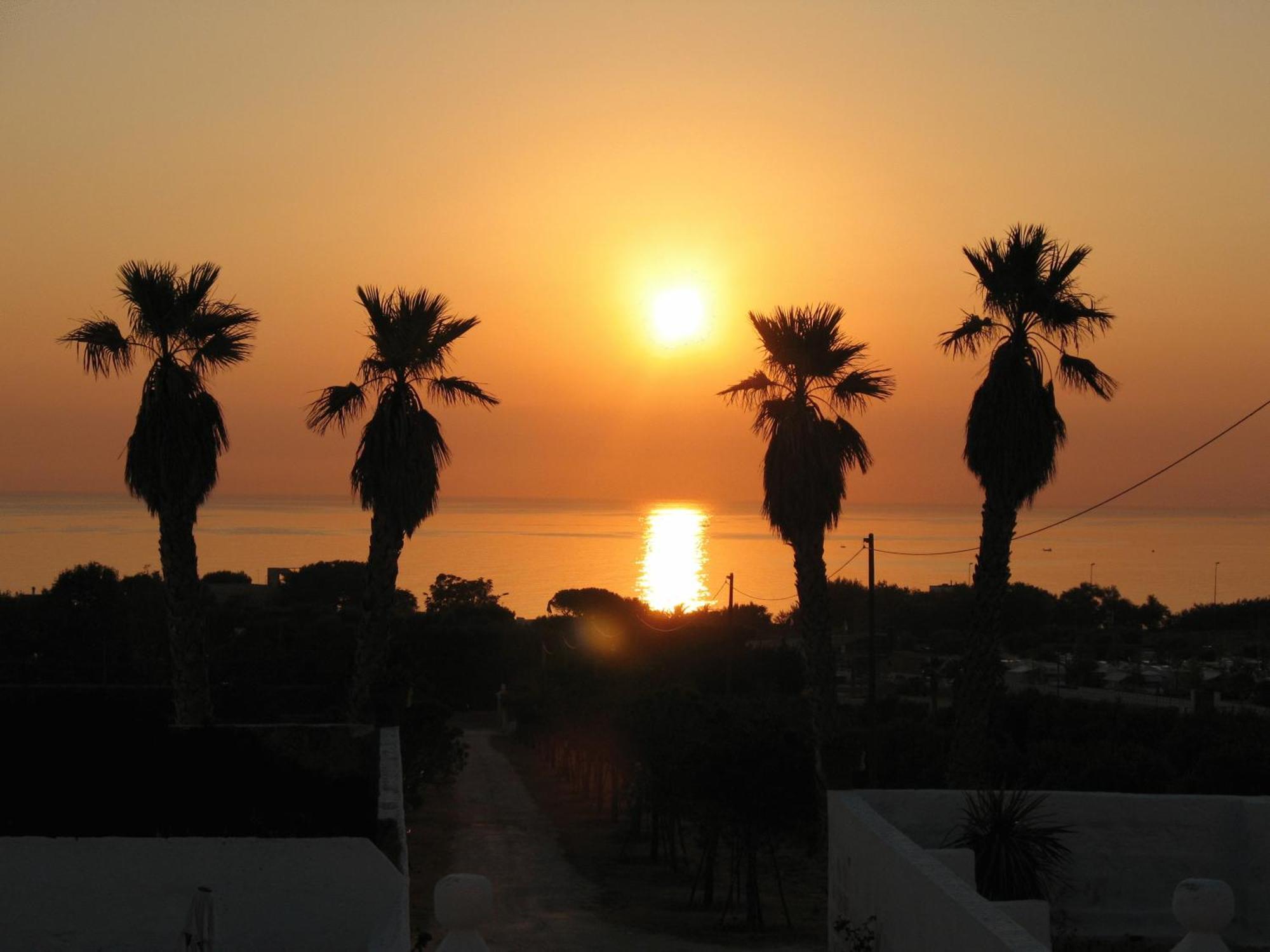 Hotel Masseria Fortificata Donnaloia Монополі Екстер'єр фото