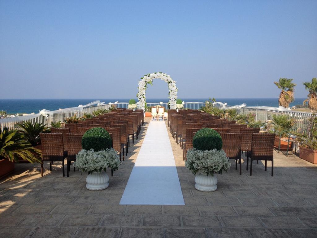 Hotel Masseria Fortificata Donnaloia Монополі Екстер'єр фото