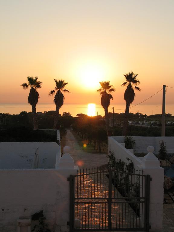 Hotel Masseria Fortificata Donnaloia Монополі Екстер'єр фото