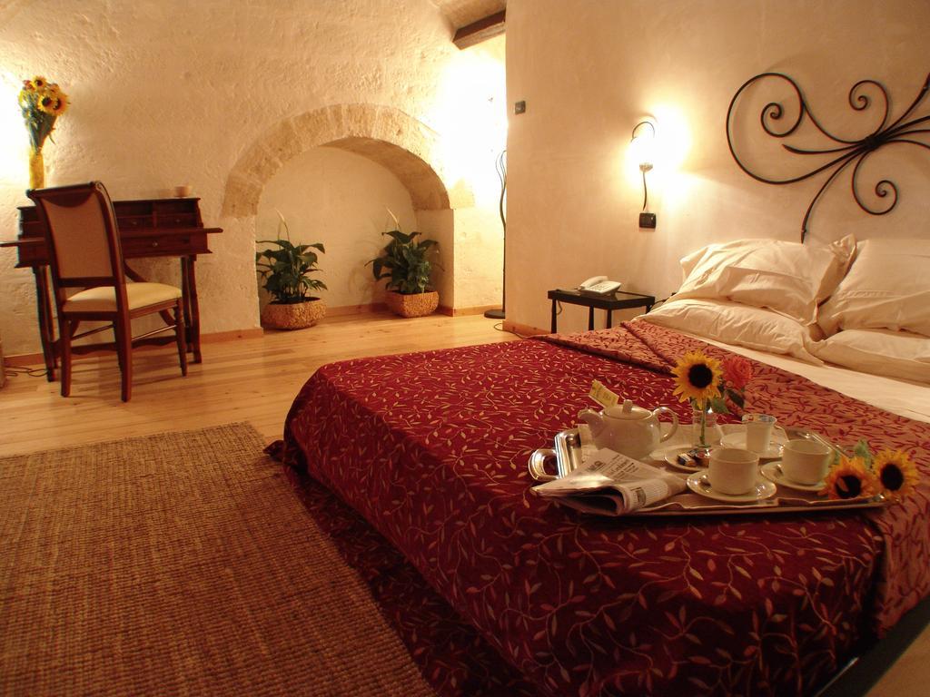 Hotel Masseria Fortificata Donnaloia Монополі Екстер'єр фото